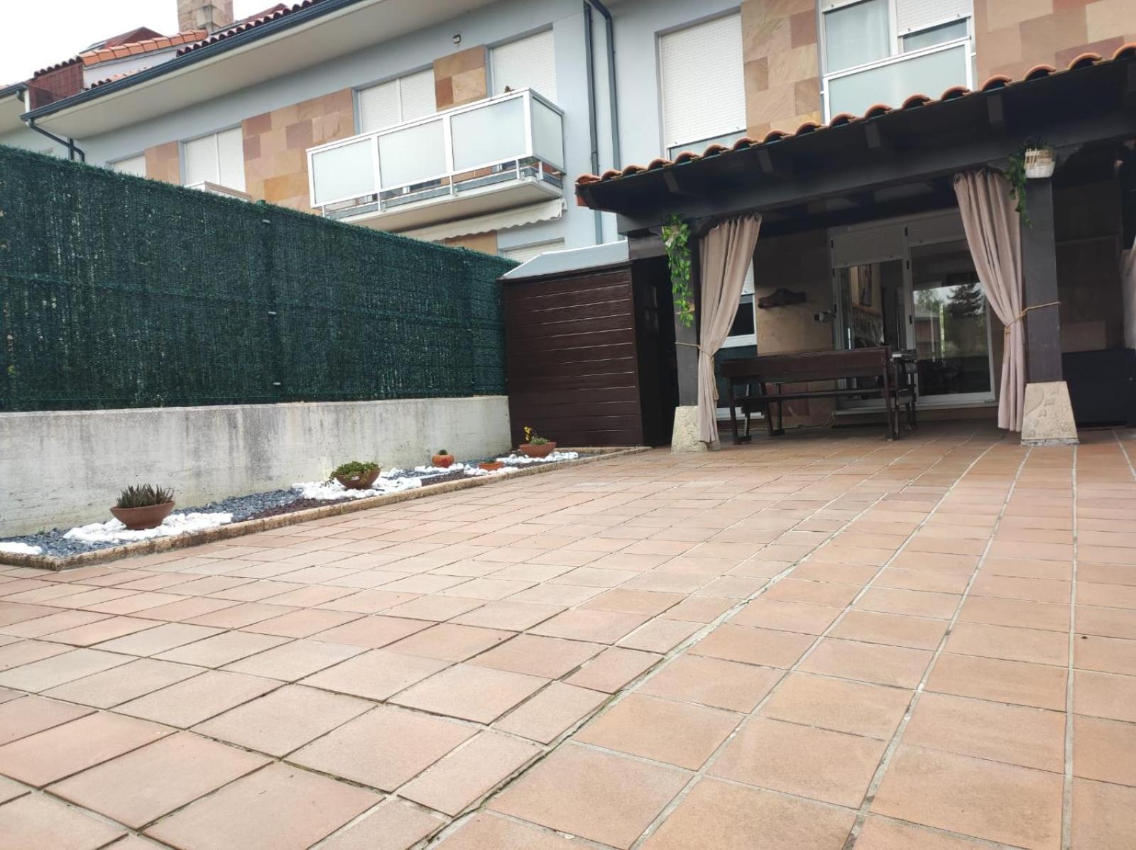 Chalet Bajo Con Jardin, Patio, Cenador Y Barbacoa. Viveda Buitenkant foto