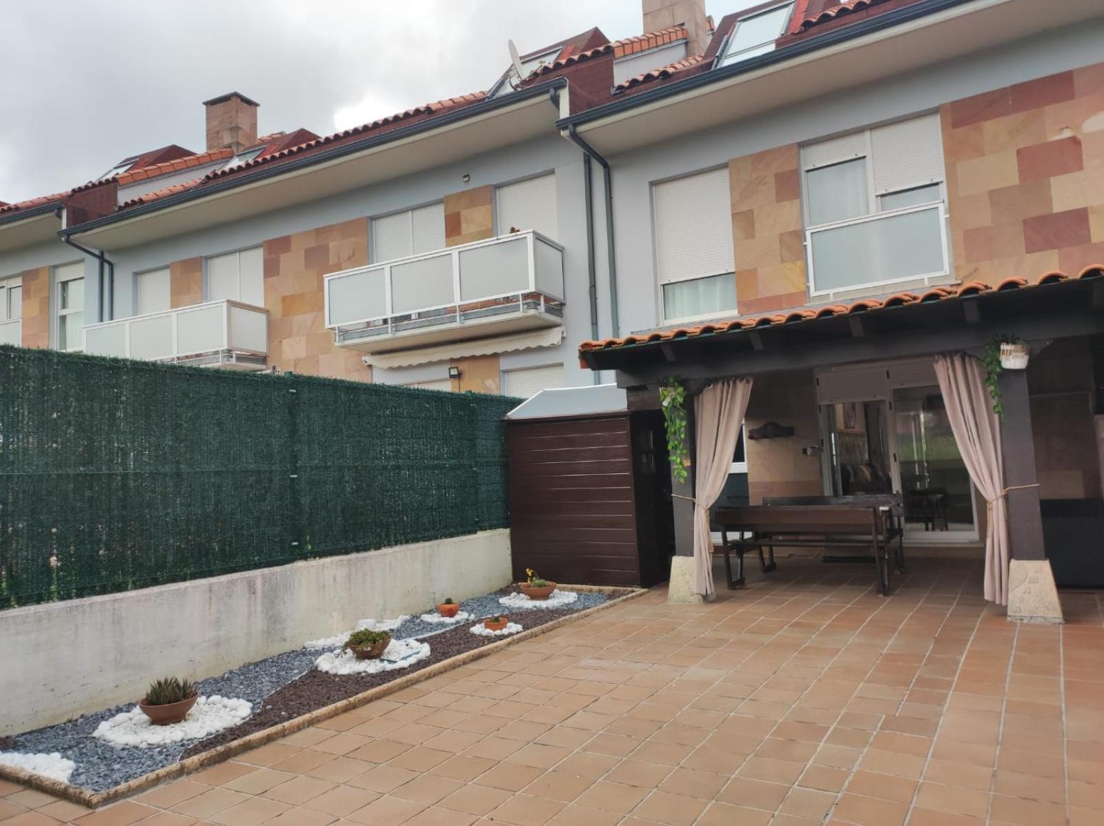 Chalet Bajo Con Jardin, Patio, Cenador Y Barbacoa. Viveda Buitenkant foto