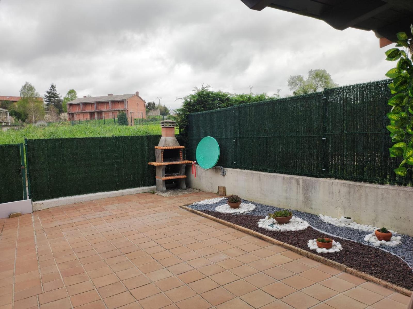 Chalet Bajo Con Jardin, Patio, Cenador Y Barbacoa. Viveda Buitenkant foto